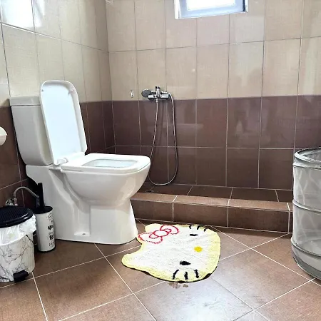 Valentina Hébergement de vacances Gjashtë