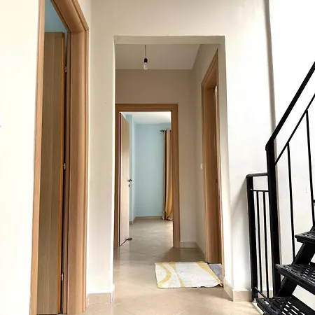 Valentina Hébergement de vacances Gjashtë